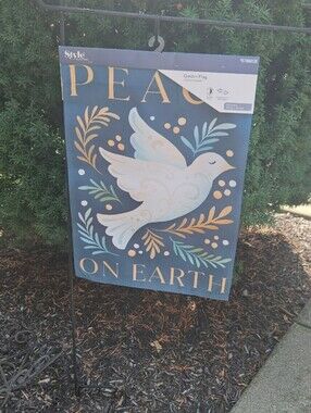 Style & Co Peace Dove Small Garden Flag